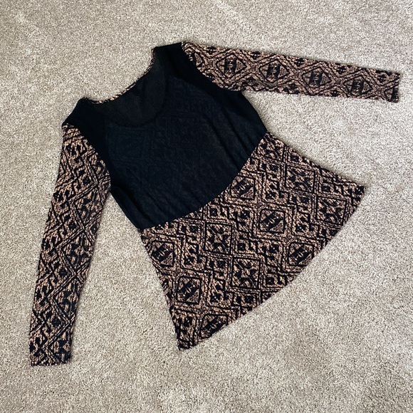 Happening In The Present Long Sleeve Mesh Top - Picture 7 of 11